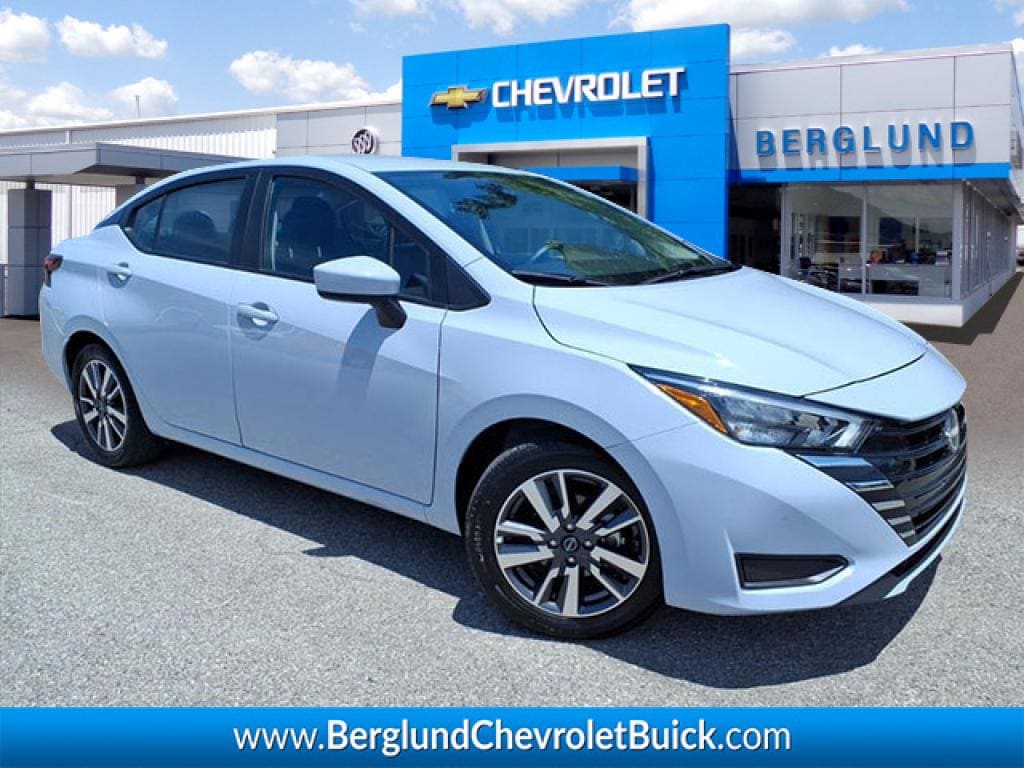 2025 Nissan Versa 1.6 SV CVT's photo