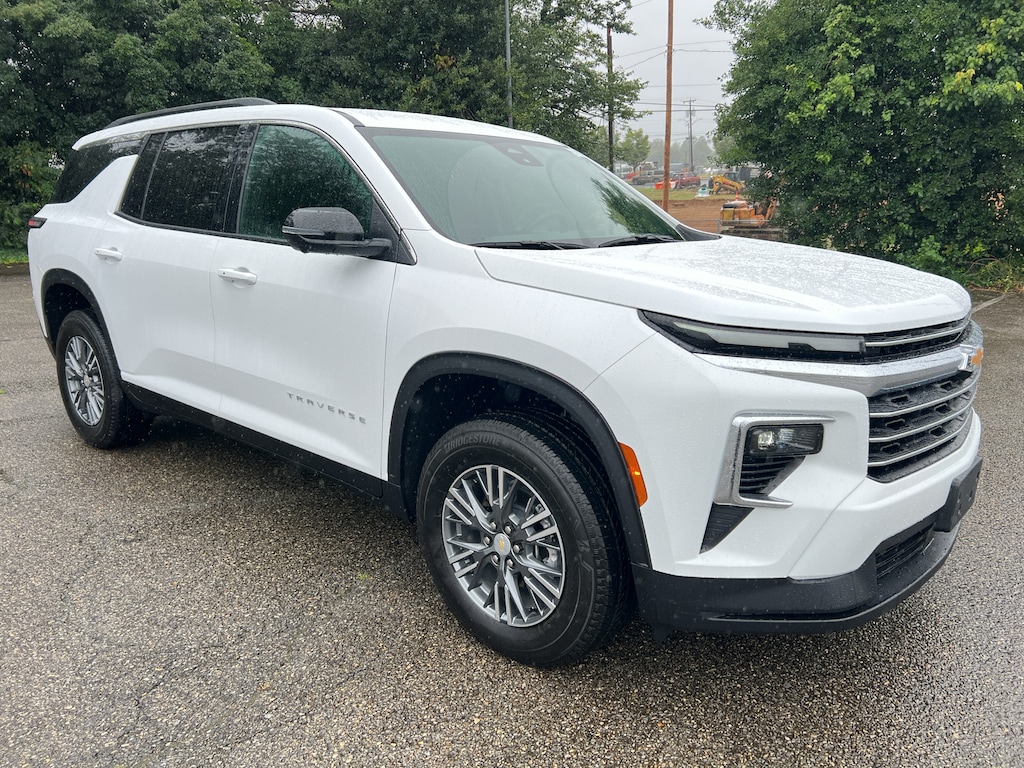 Used 2026 Chevrolet Traverse LT SUV