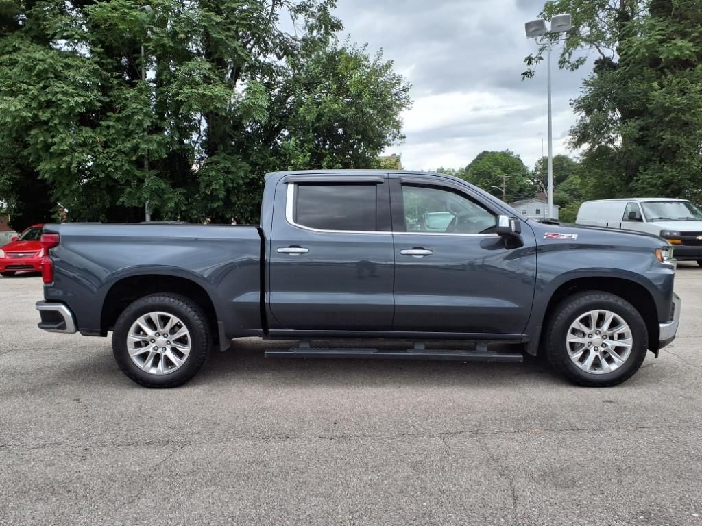 2022 Chevrolet Silverado 1500 LTZ photo 3