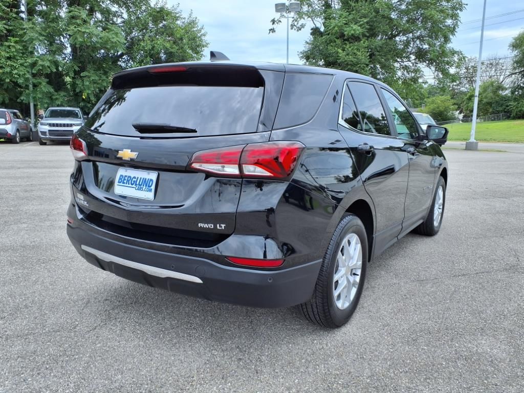 2022 Chevrolet Equinox LT photo 3