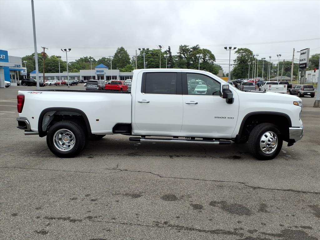 2026 Chevrolet Silverado 3500 HD LTZ - Photo 3
