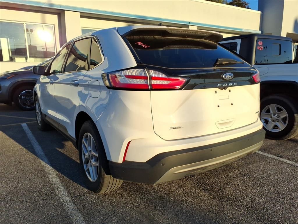 2024 Ford Edge SEL photo 2