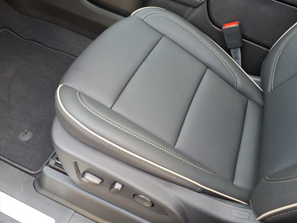 2026 Chevrolet Tahoe Premier - Photo 10