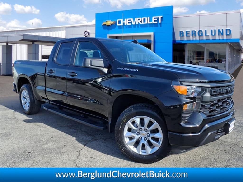 2026 Chevrolet Silverado Custom's photo