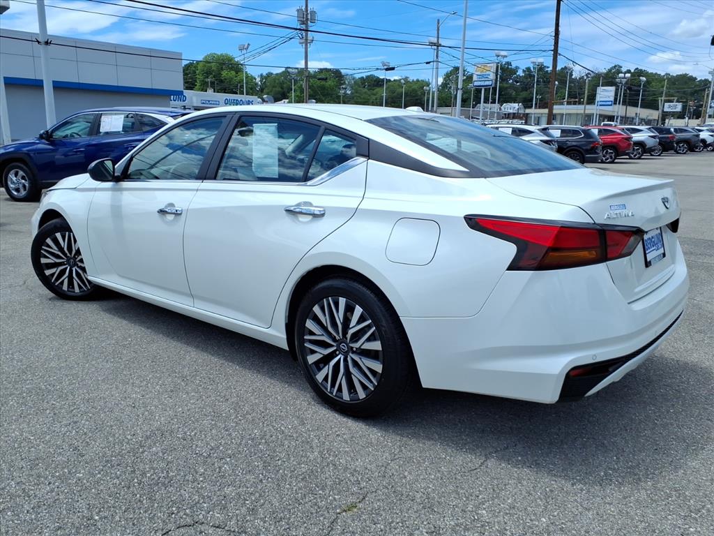 2025 Nissan Altima SV - Photo 6