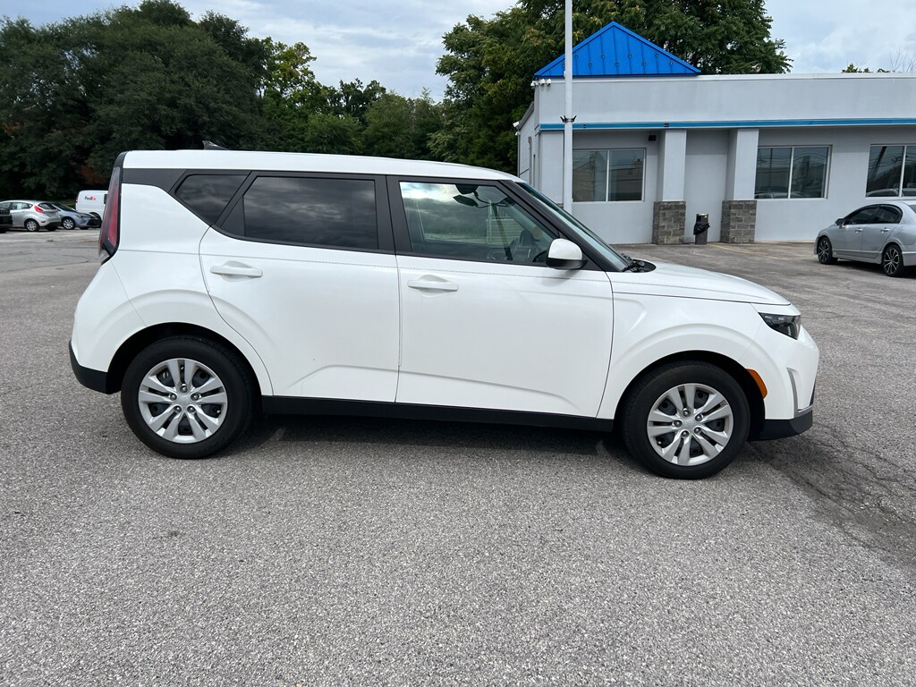Used 2023 Kia Soul LX Crossover