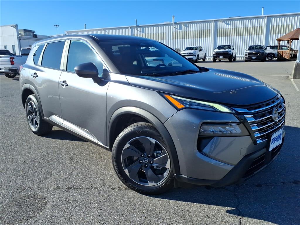 Used 2024 Nissan Rogue SV FWD SUV