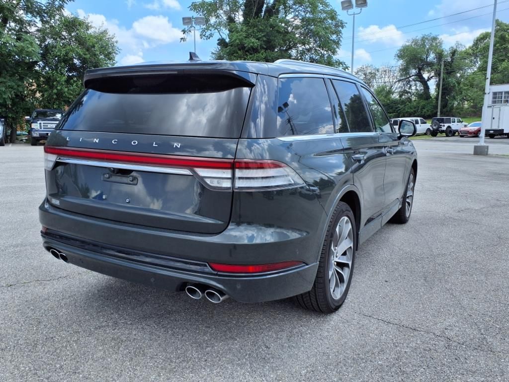 2022 Lincoln Aviator Grand Touring photo 2