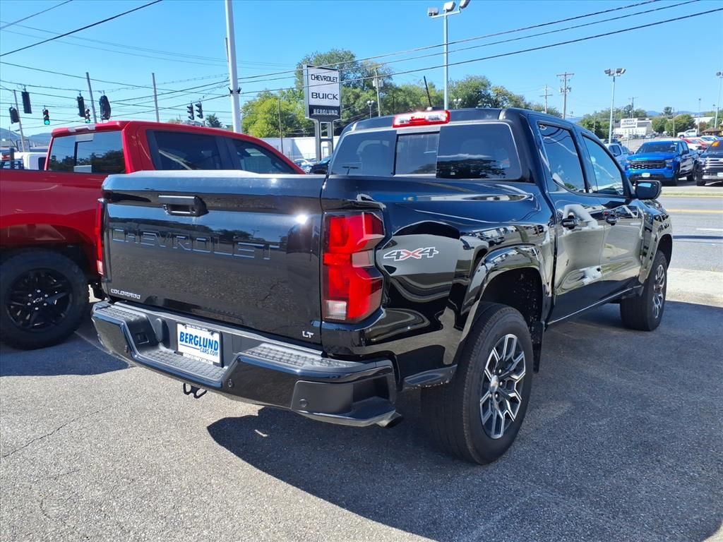 2024 Chevrolet Colorado LT photo 3