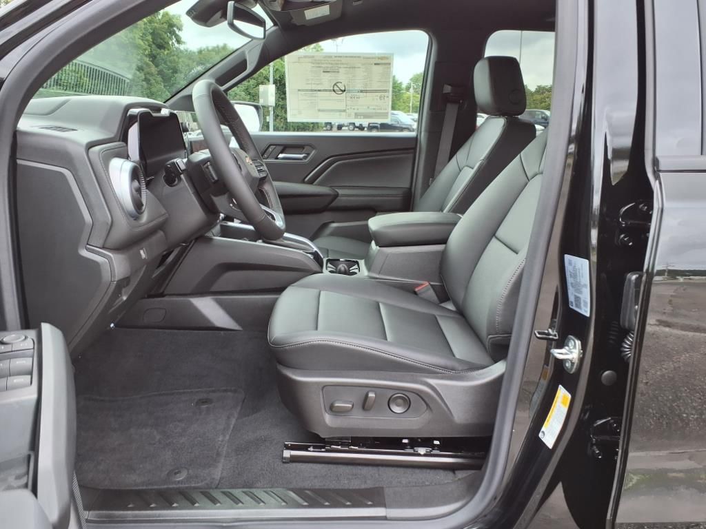2026 Chevrolet Colorado LT photo 4