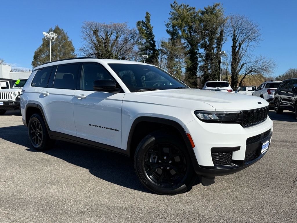 2024 Jeep Grand Cherokee L Altitude's photo