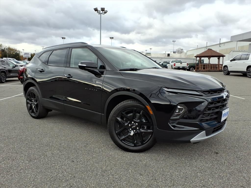 2025 Chevrolet Blazer 3LT photo 2