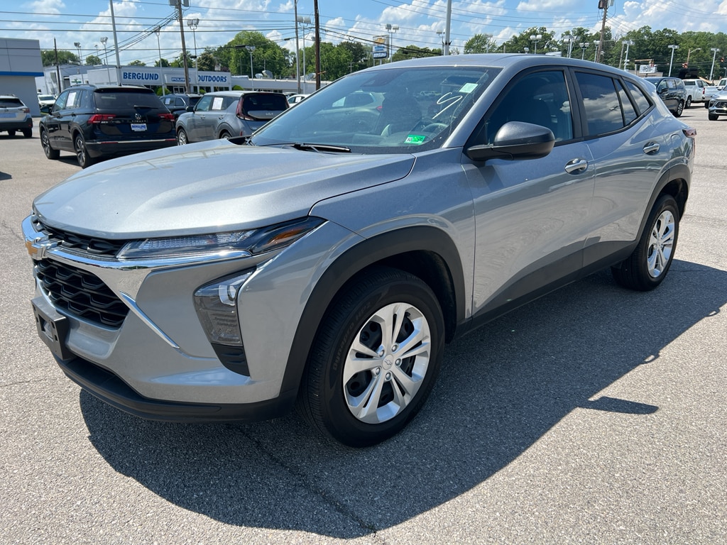 2026 Chevrolet Trax LS's photo