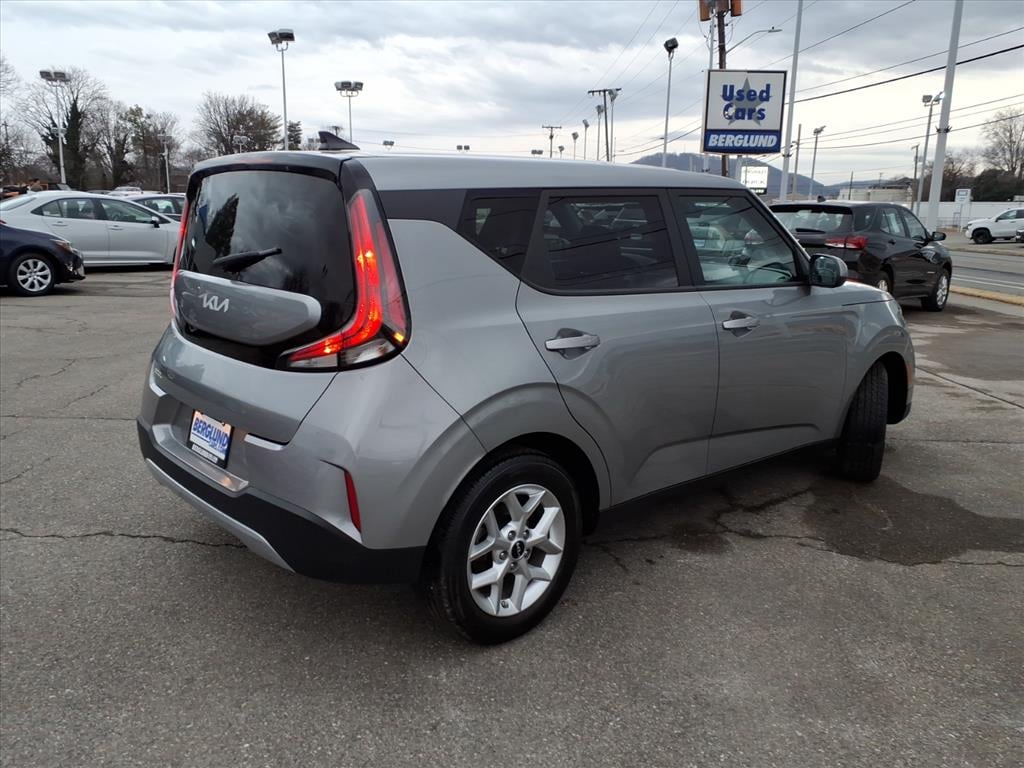 Used 2024 Kia Soul LX