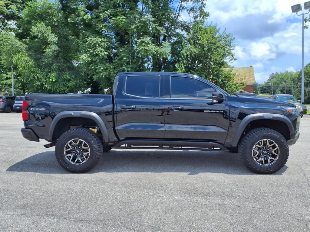 2024 Chevrolet Colorado ZR2 photo 2