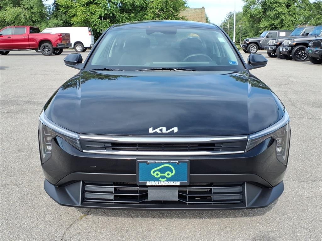 2025 Kia K4 LXS - Photo 9