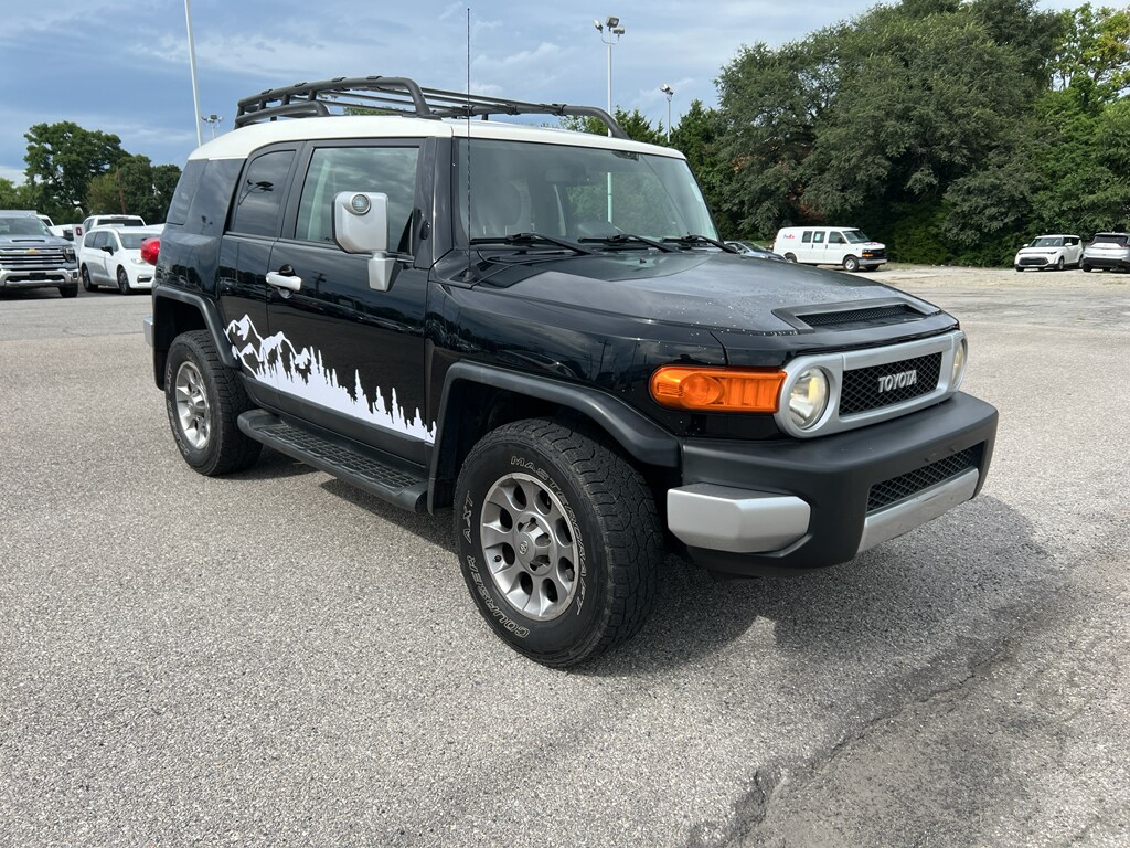 Used 2011 Toyota FJ Cruiser SR SUV