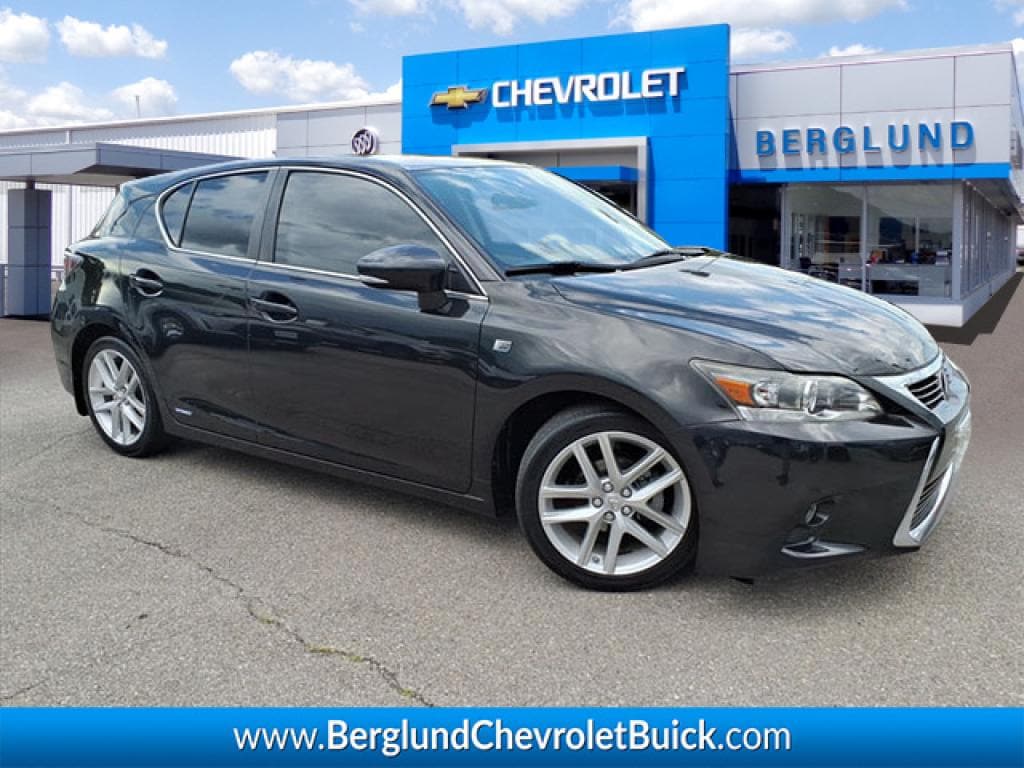 2017 Lexus CT 200h 200h's photo