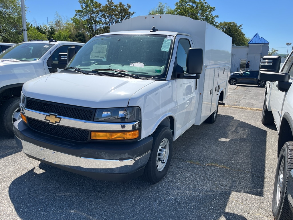 2025 Chevrolet Express 3500 139" WB's photo