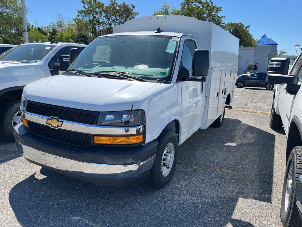 New 2025 Chevrolet Express Cutaway 3500 1WT Cutaway Van