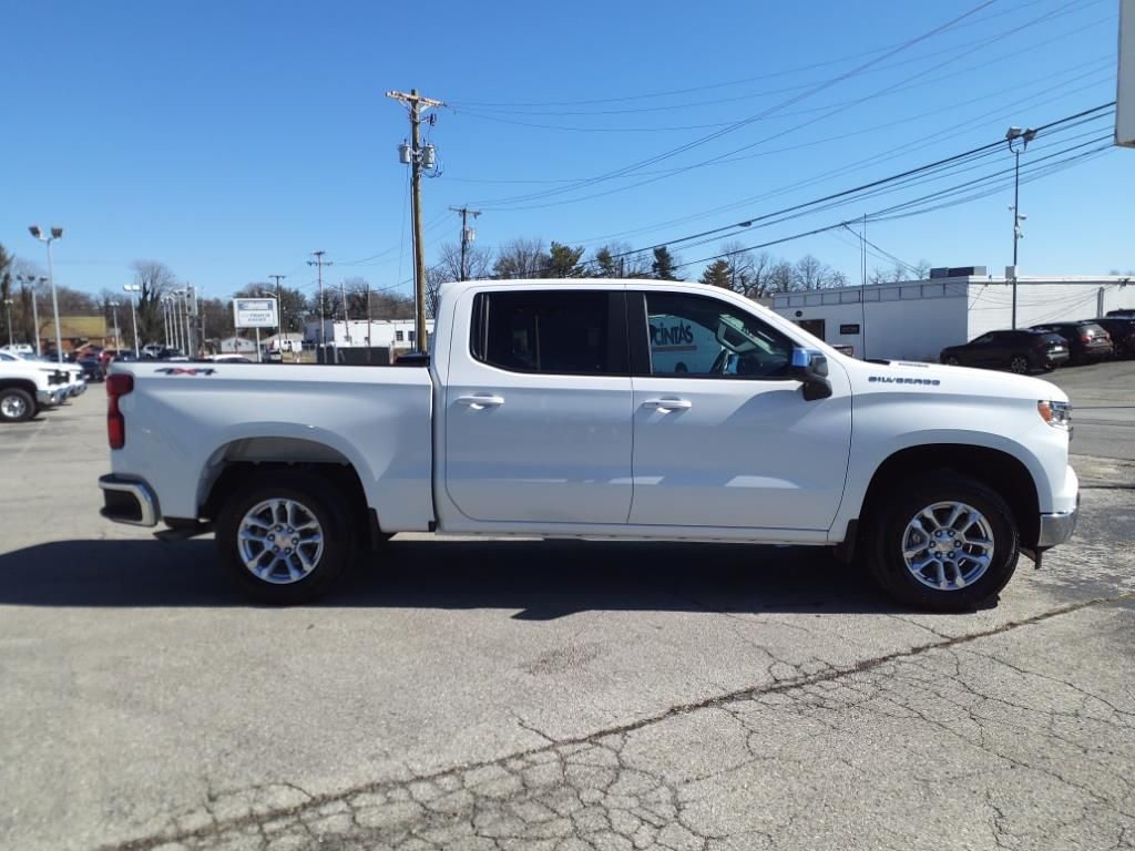 2025 Chevrolet Silverado 1500 LT photo 2