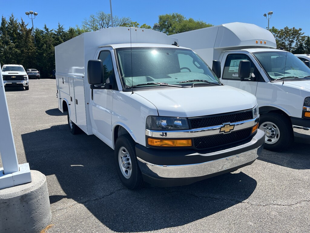 New 2025 Chevrolet Express Cutaway 3500 1WT Cutaway Van