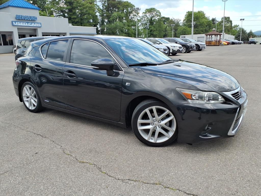 2017 Lexus CT 200h 200h's photo