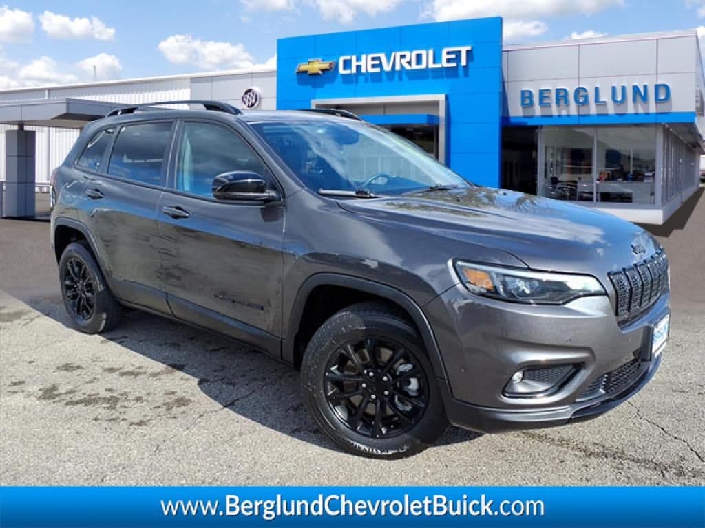 2023 Jeep Cherokee Altitude Lux's photo