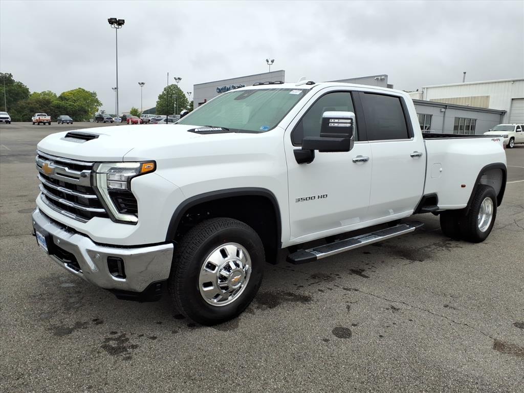 2026 Chevrolet Silverado 3500 HD LTZ - Photo 7