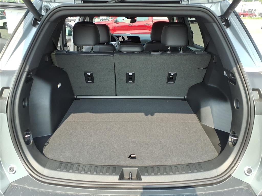 2027 Chevrolet Equinox LT - Photo 11