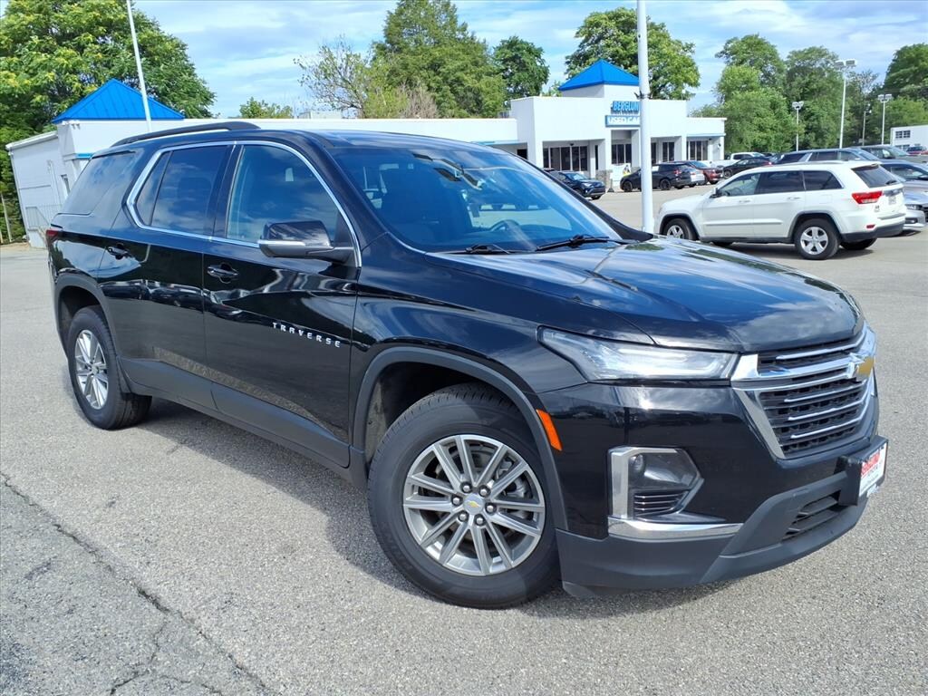 Used 2023 Chevrolet Traverse LT Cloth SUV
