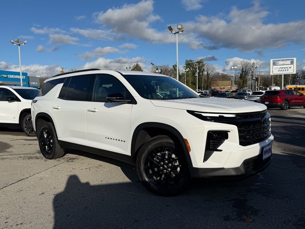 2026 Chevrolet Traverse LT's photo