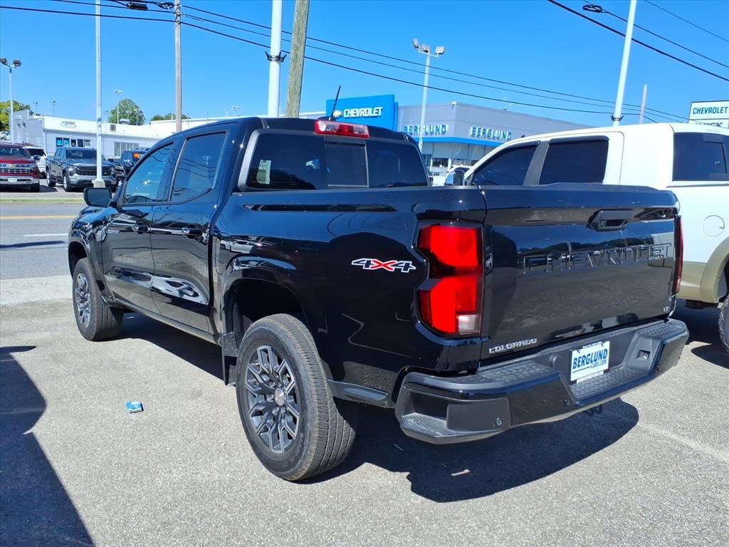 2024 Chevrolet Colorado LT photo 4