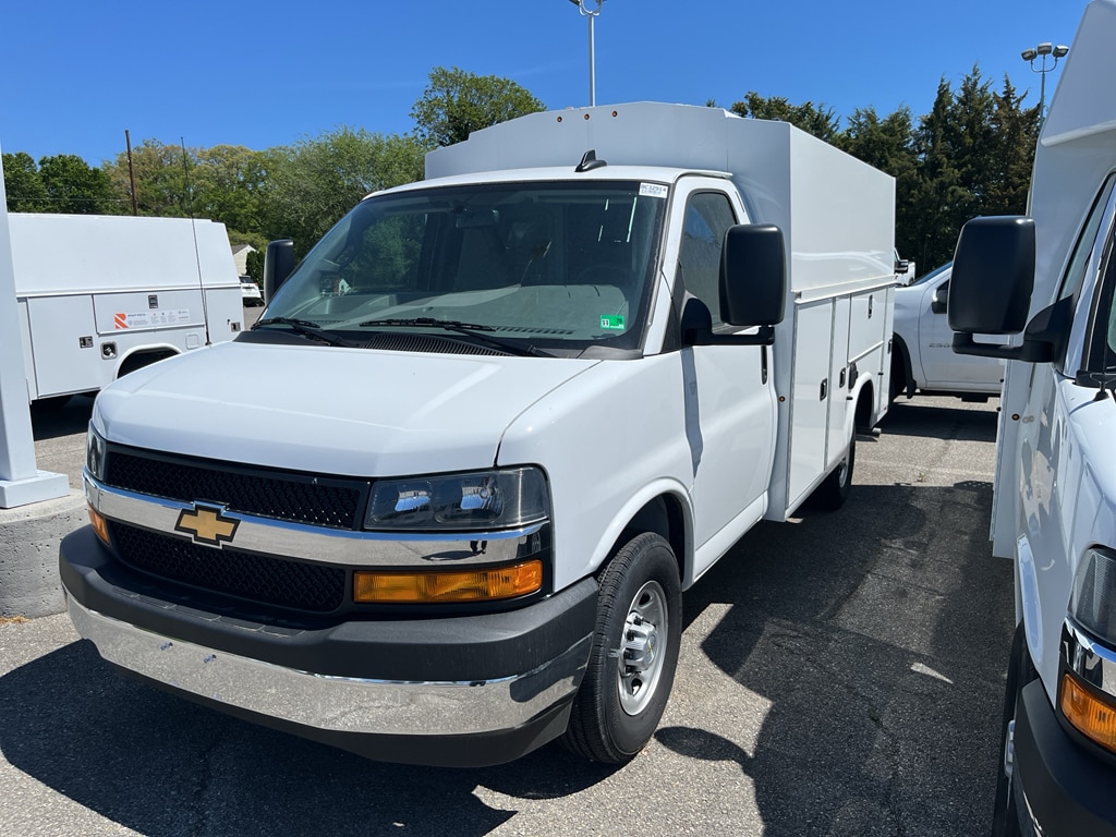 2025 Chevrolet Express 3500 139" WB's photo