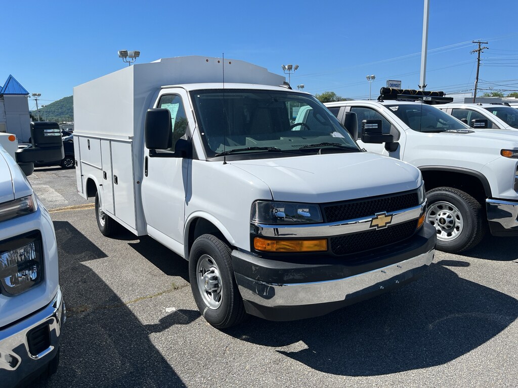 New 2025 Chevrolet Express Cutaway 3500 1WT Cutaway Van