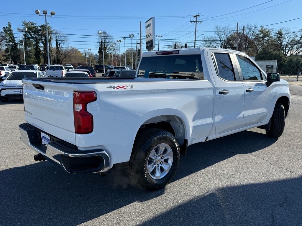 2026 Chevrolet Silverado 1500 photo 3