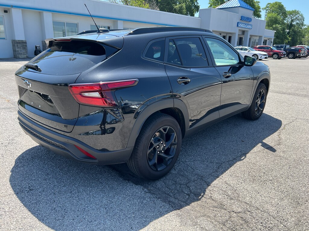 Used 2026 Chevrolet Trax LT SUV
