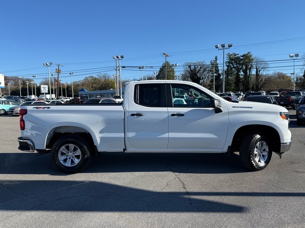 2026 Chevrolet Silverado 1500 photo 2