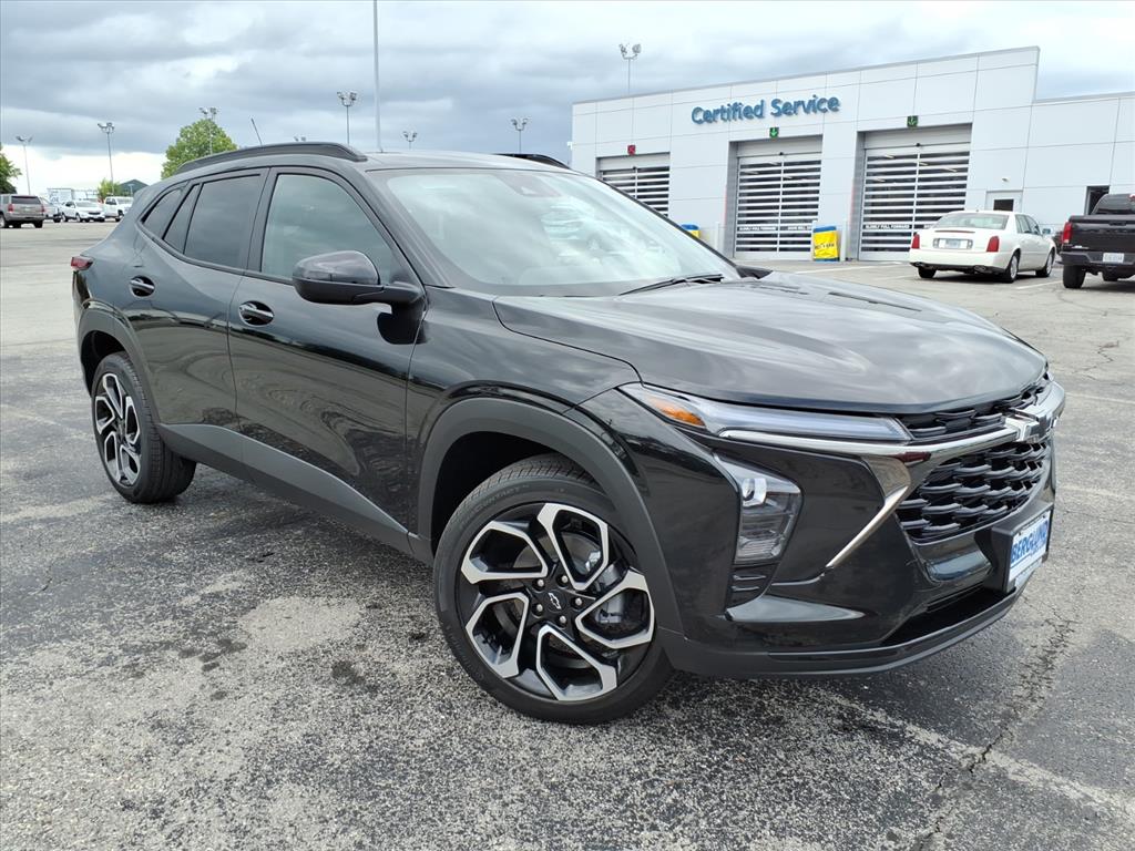 2026 Chevrolet Trax RS - Photo 2