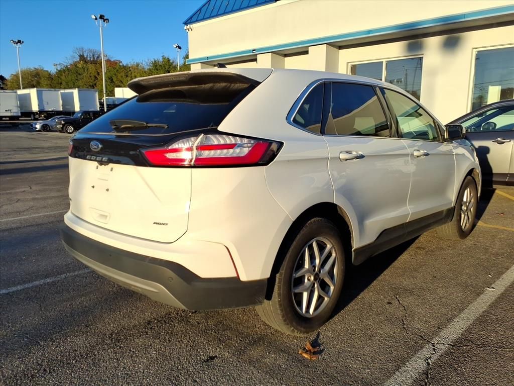 2024 Ford Edge SEL photo 3