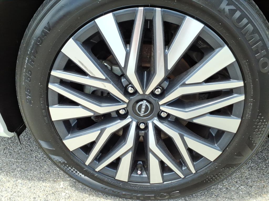 2025 Nissan Altima SV - Photo 11