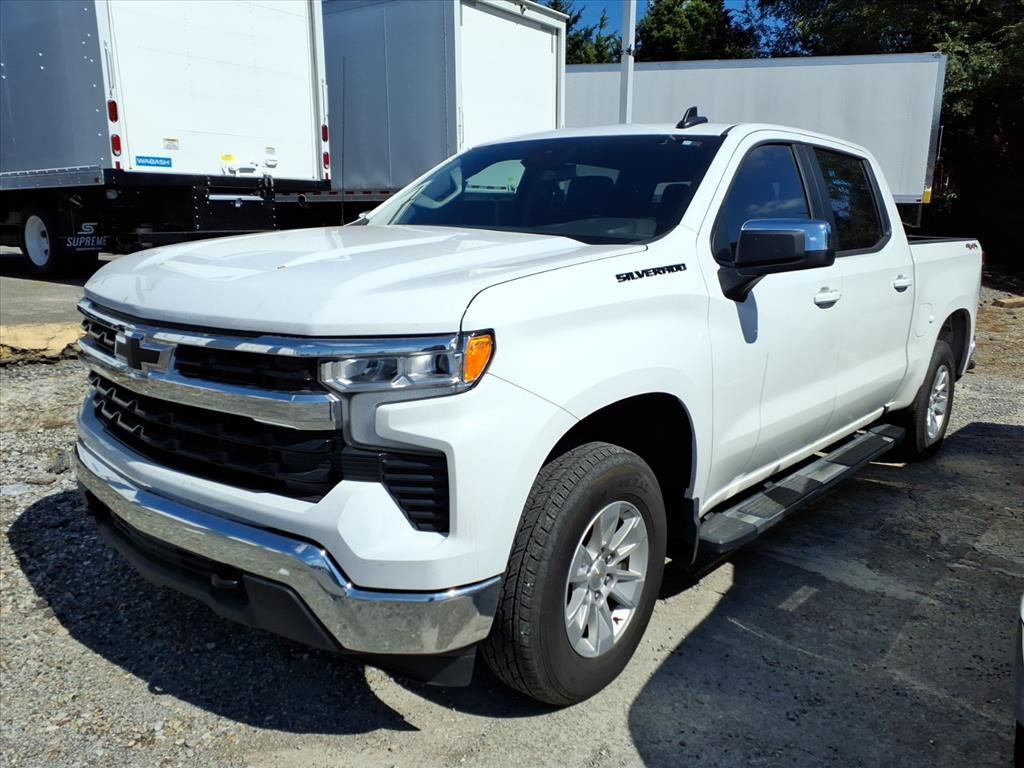 2024 Chevrolet Silverado 1500 LT photo 2