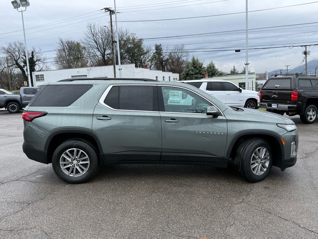 2023 Chevrolet Traverse Leather photo 2