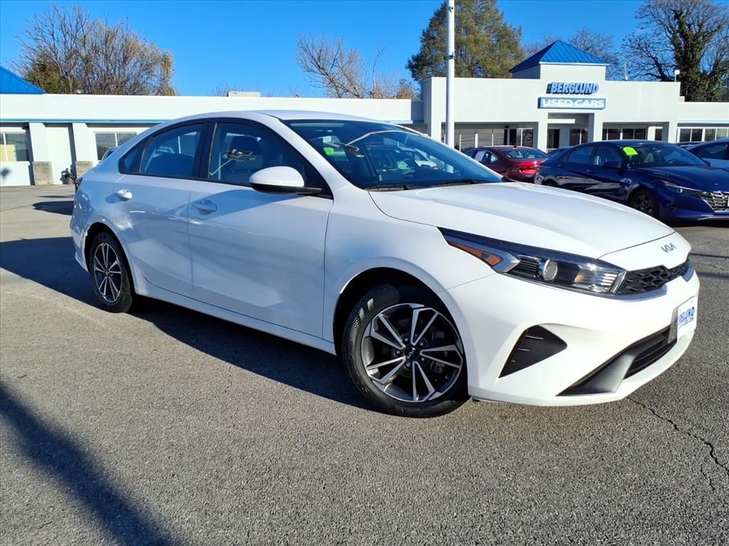 2023 Kia Forte LXS's photo