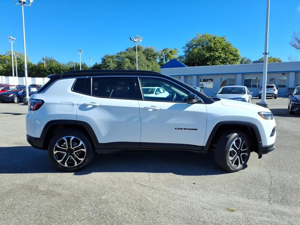 2022 Jeep Compass Limited photo 3