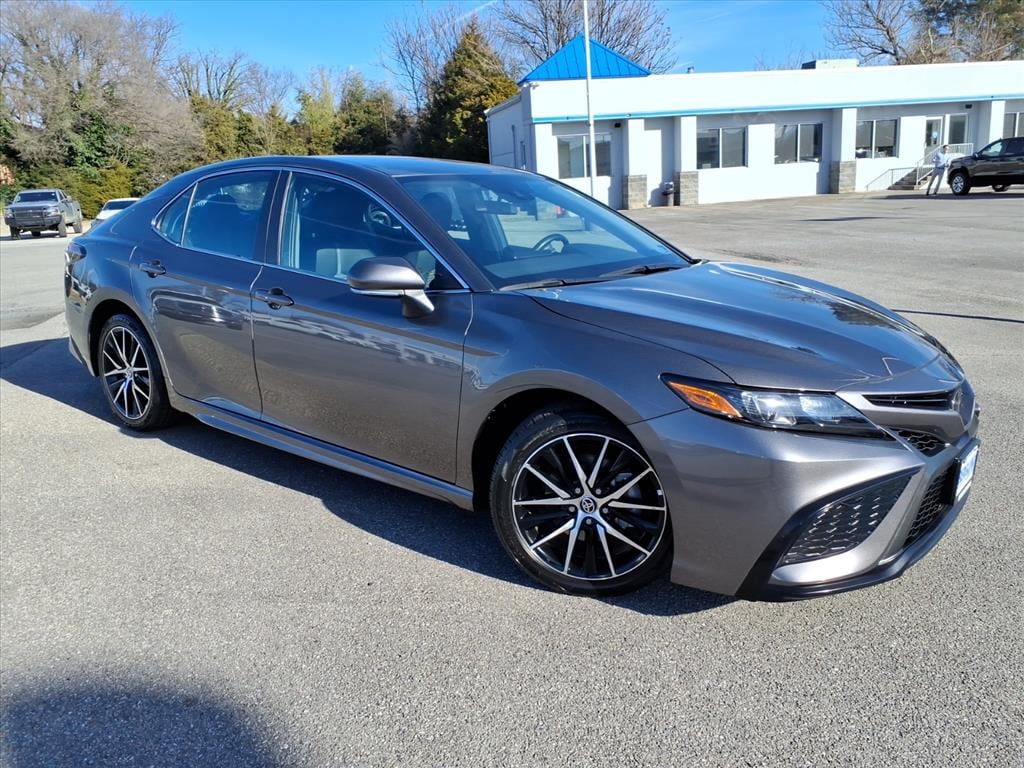 Used 2023 Toyota Camry SE