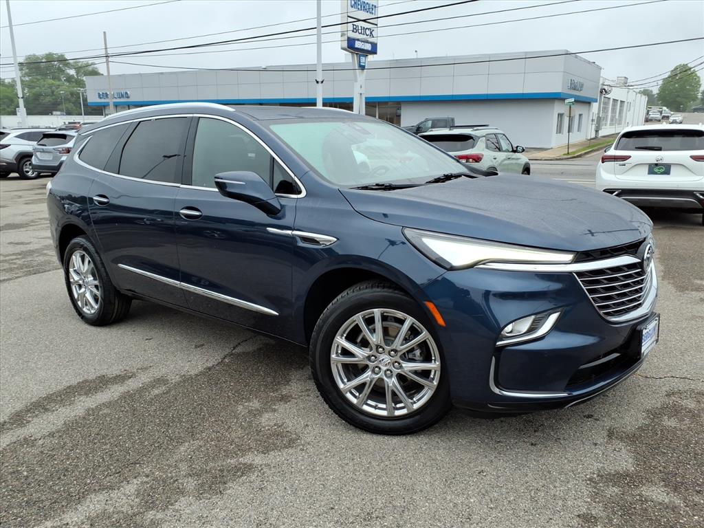 2023 Buick Enclave Essence's photo