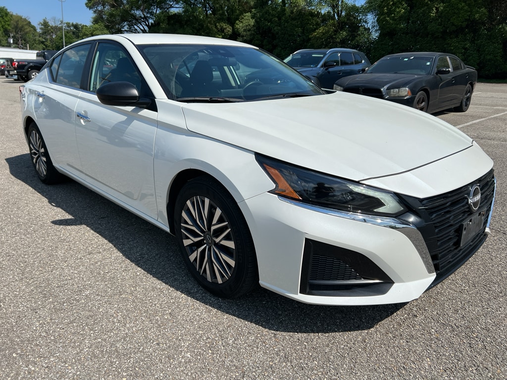 Used 2025 Nissan Altima SV FWD Sedan