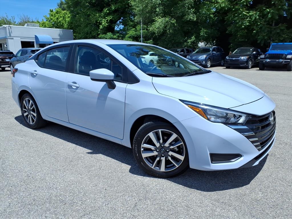 2025 Nissan Versa 1.6 SV CVT's photo