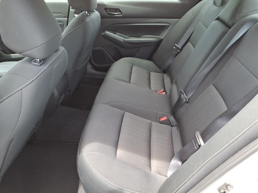 2025 Nissan Altima SV - Photo 13